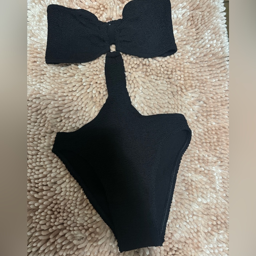 Bond-eye Thera One Piece In Black